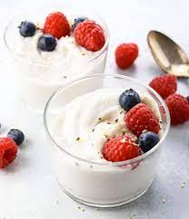 יוגורט (גם עם חתיכות)